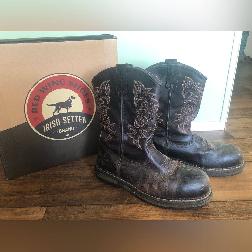 Red wing work boots mens size 10.5 EE Irish setter pull on safety toe 83902